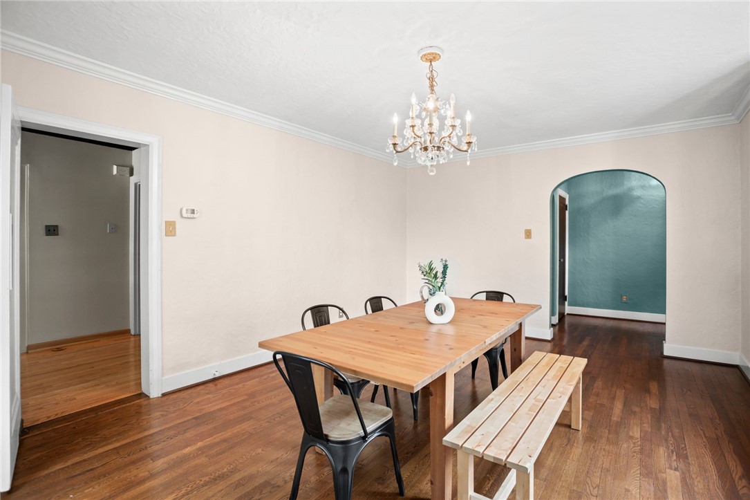 1302 Mount Royal Blvd