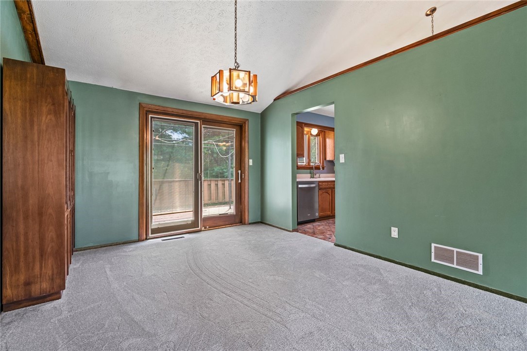 406 S Highlander Heights Dr