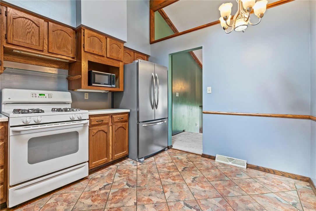 406 S Highlander Heights Dr