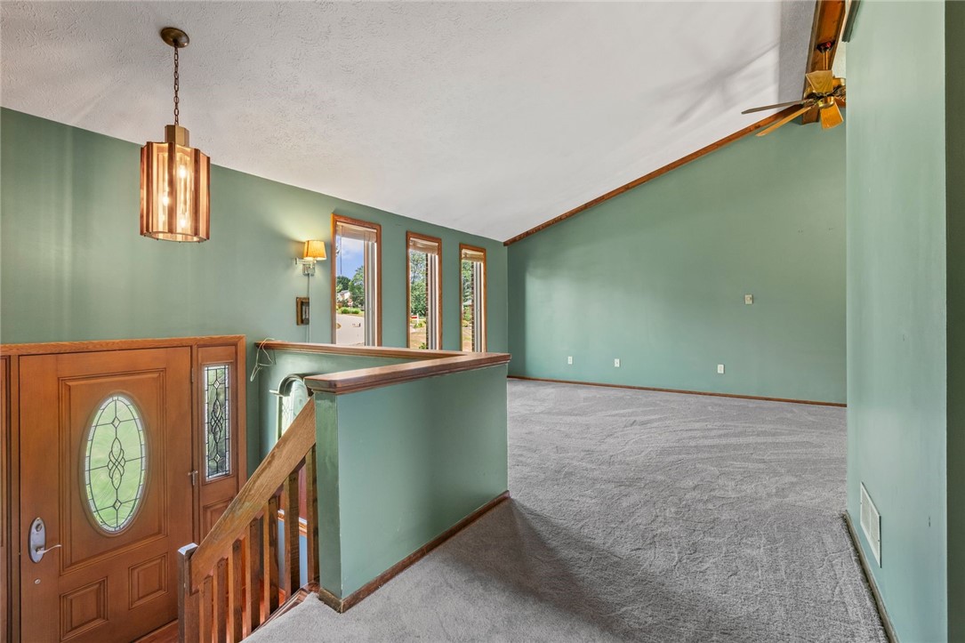 406 S Highlander Heights Dr