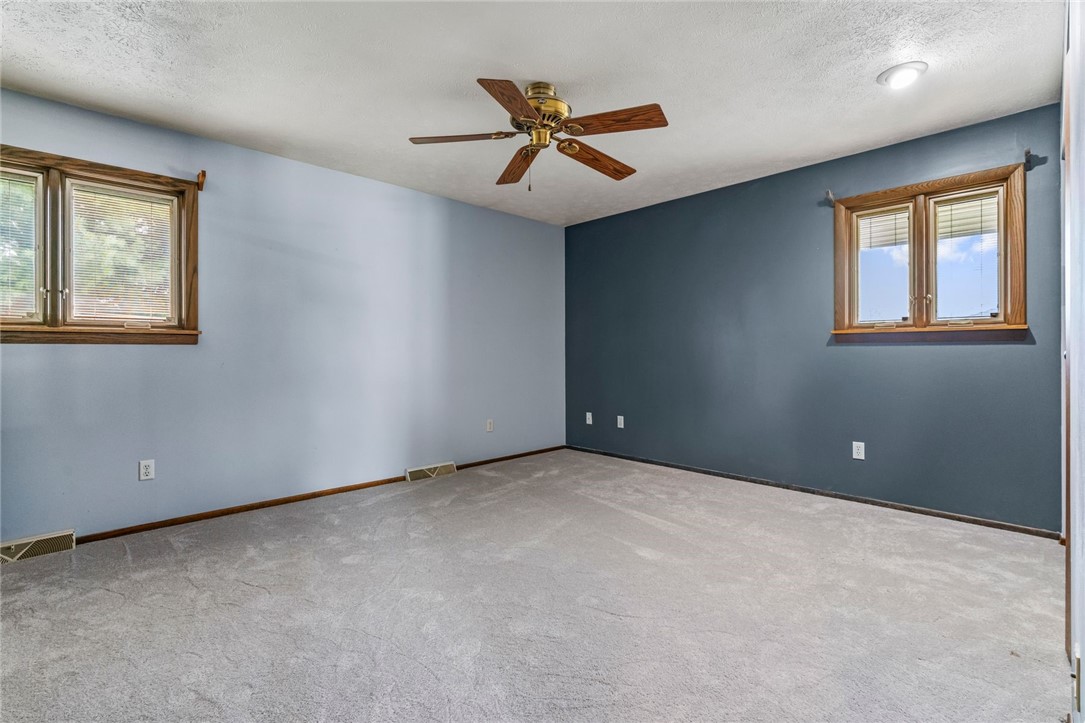 406 S Highlander Heights Dr