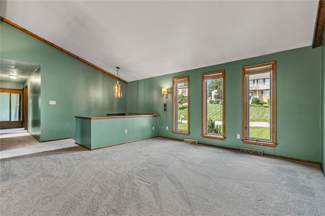 406 S Highlander Heights Dr