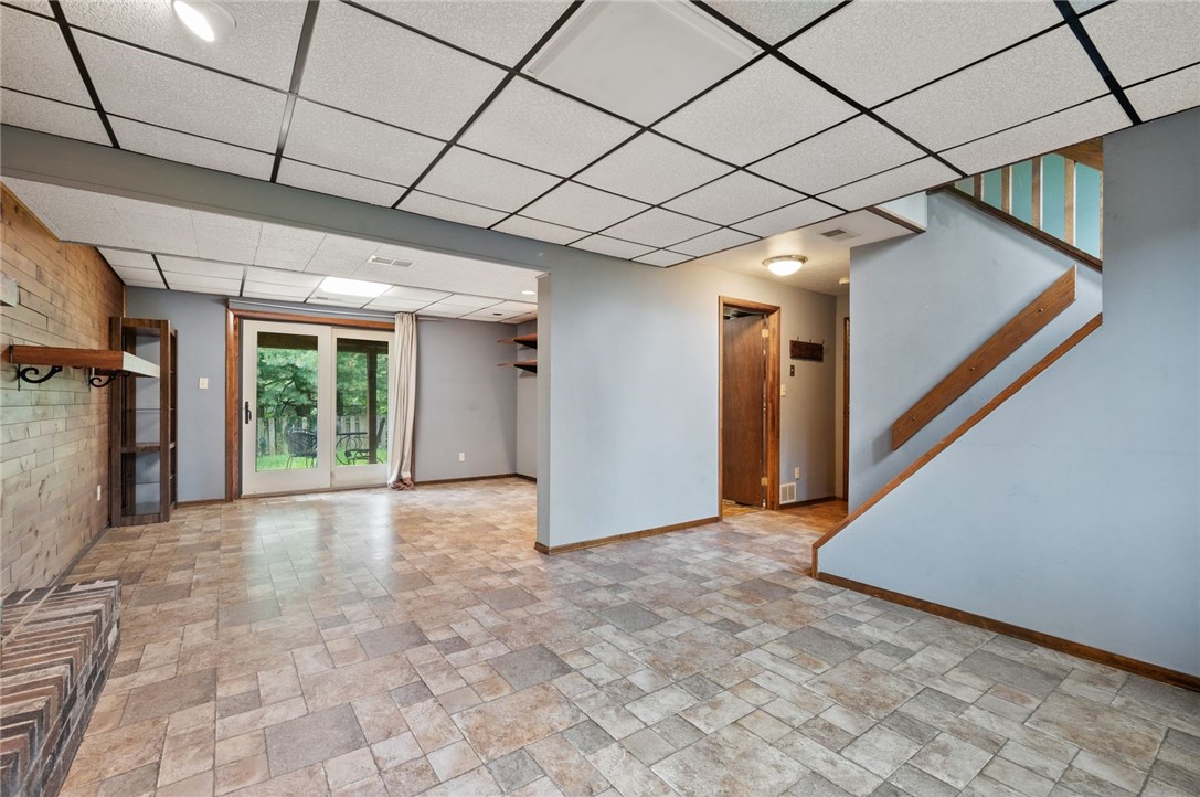 406 S Highlander Heights Dr