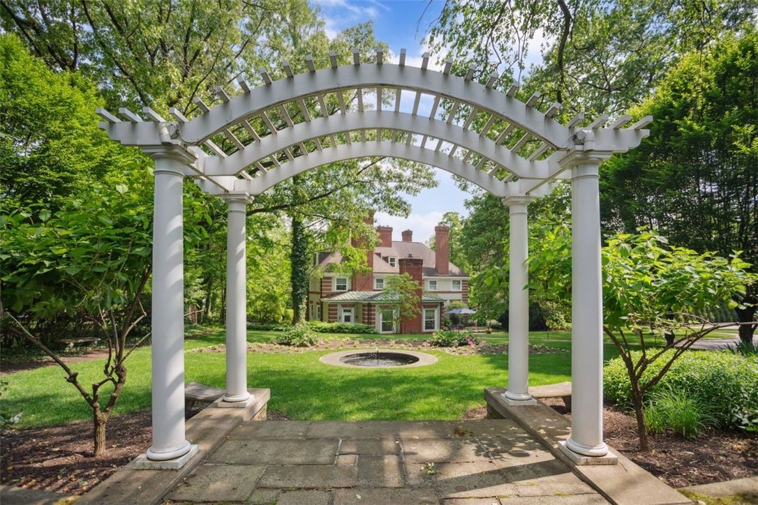 5563 Northumberland Street