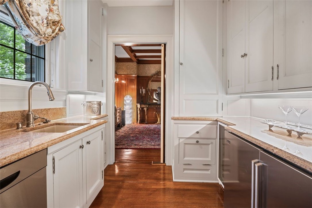 5563 Northumberland Street