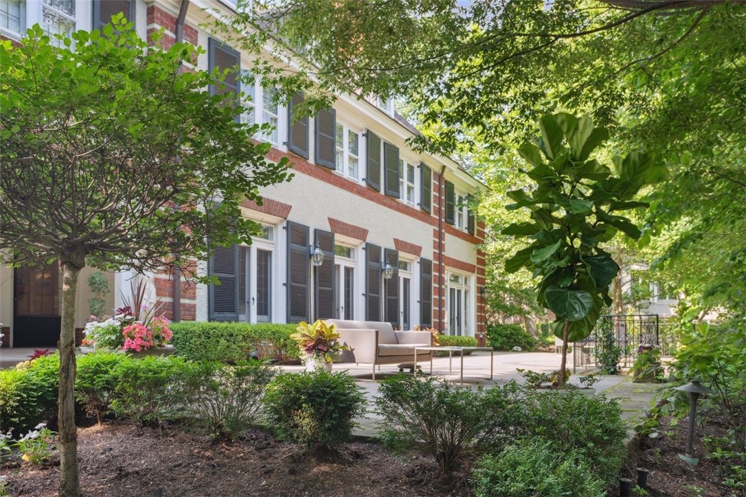 5563 Northumberland Street