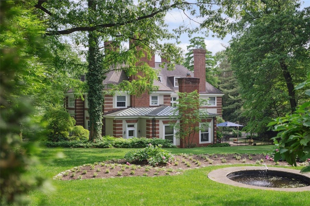 5563 Northumberland Street