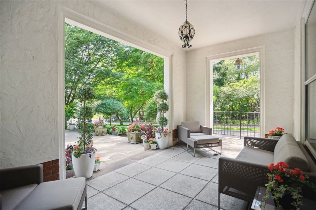 5563 Northumberland Street