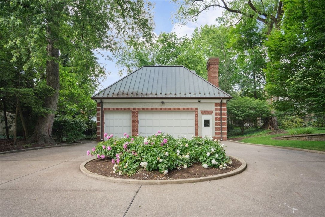 5563 Northumberland Street