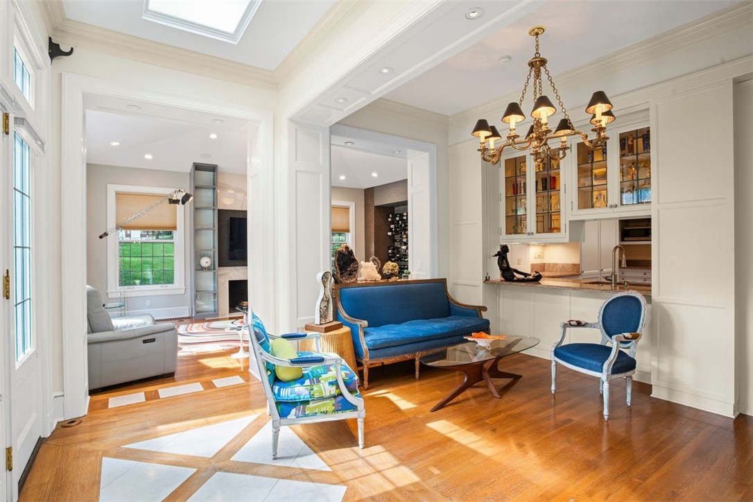 5563 Northumberland Street