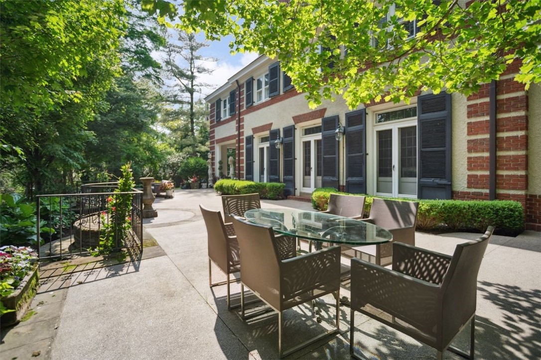 5563 Northumberland Street