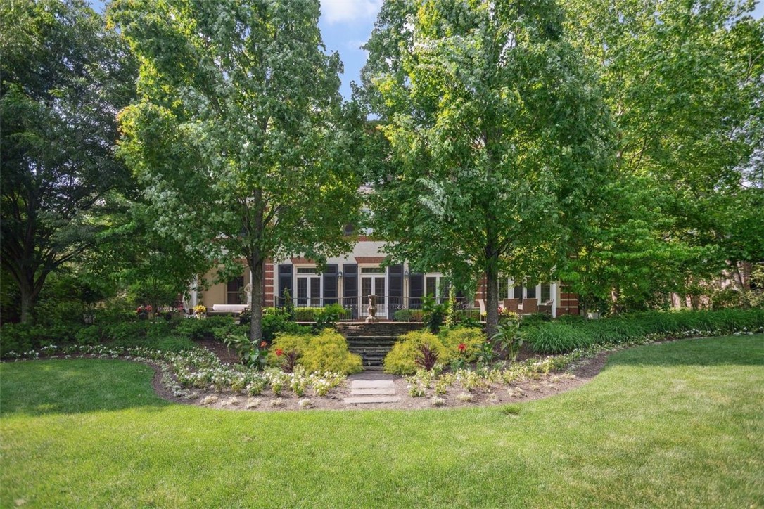 5563 Northumberland Street