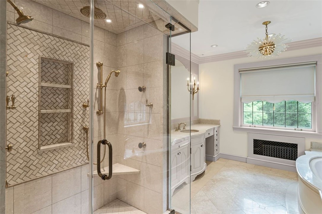 5563 Northumberland Street