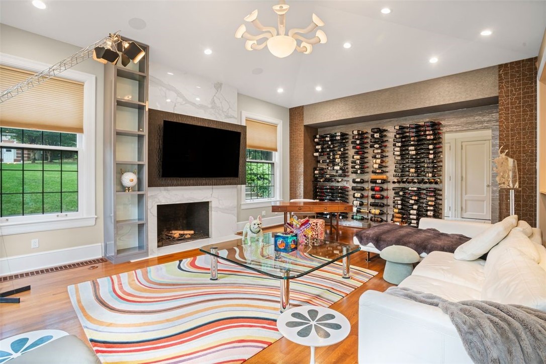 5563 Northumberland Street