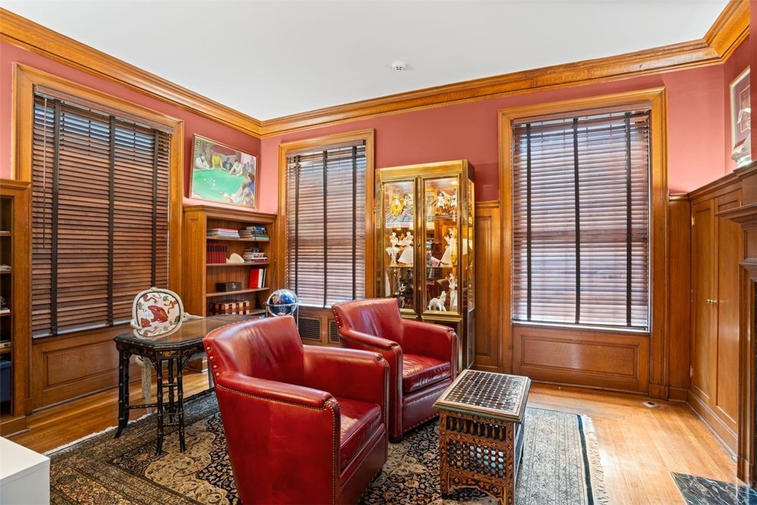 5563 Northumberland Street