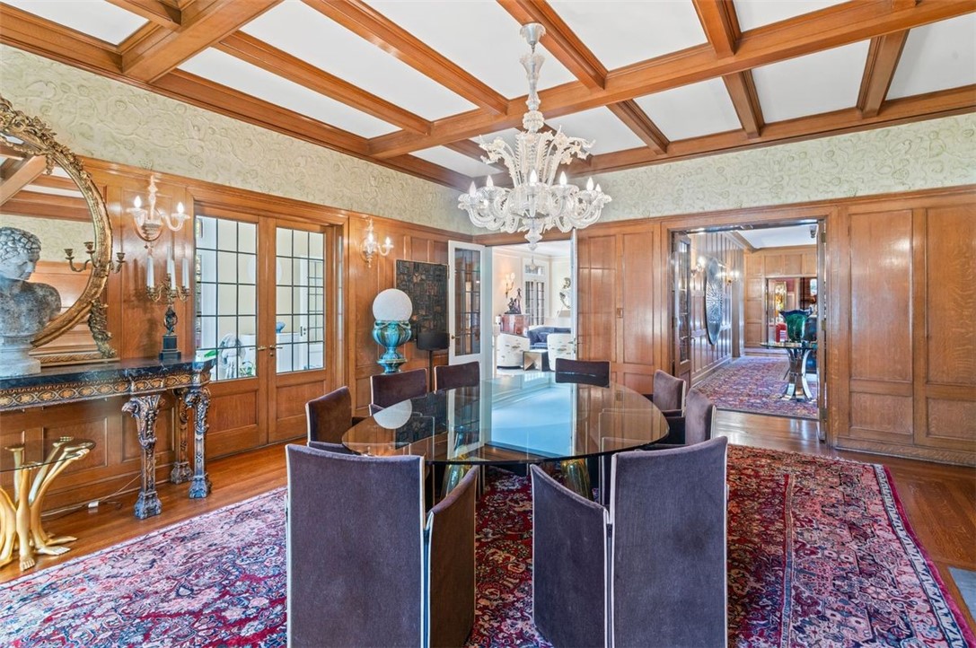 5563 Northumberland Street