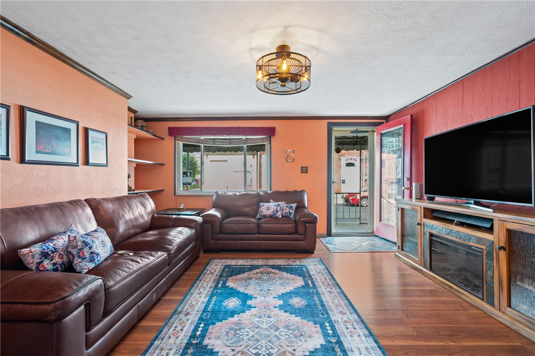 162 1/2 S 17th Street