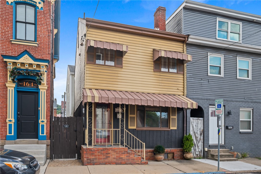 162 1/2 S 17th Street