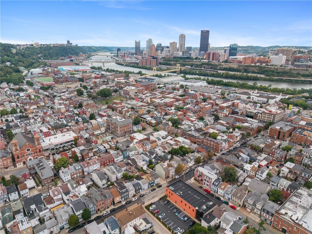 162 1/2 S 17th Street