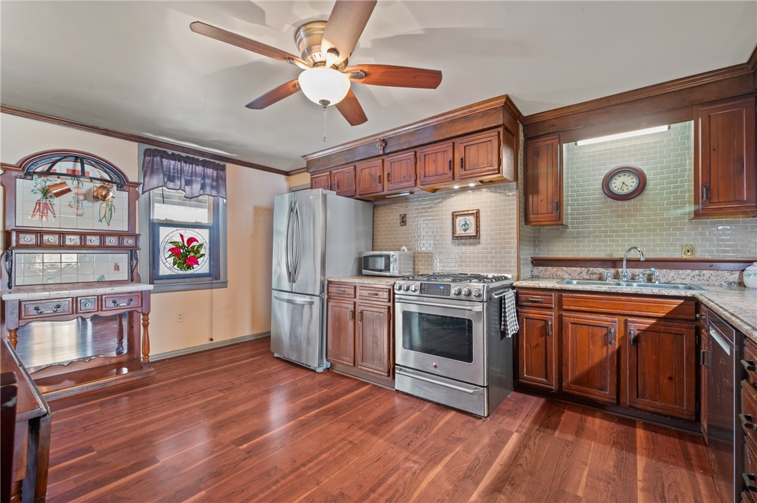 162 1/2 S 17th Street