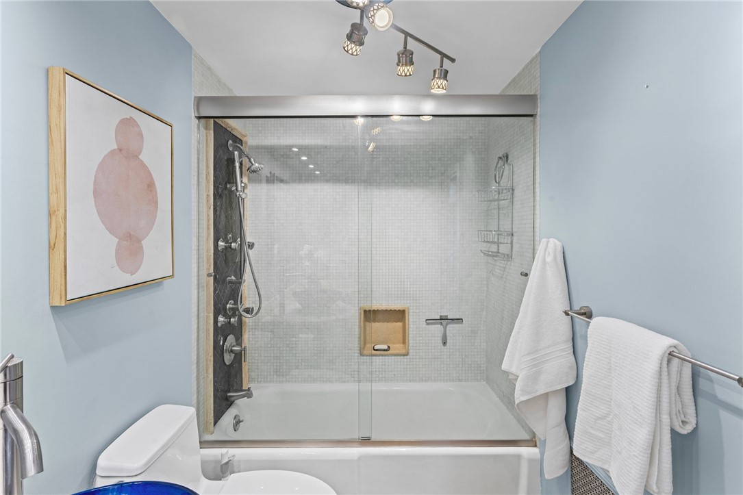 320 Fort Duquesne Blvd 10L