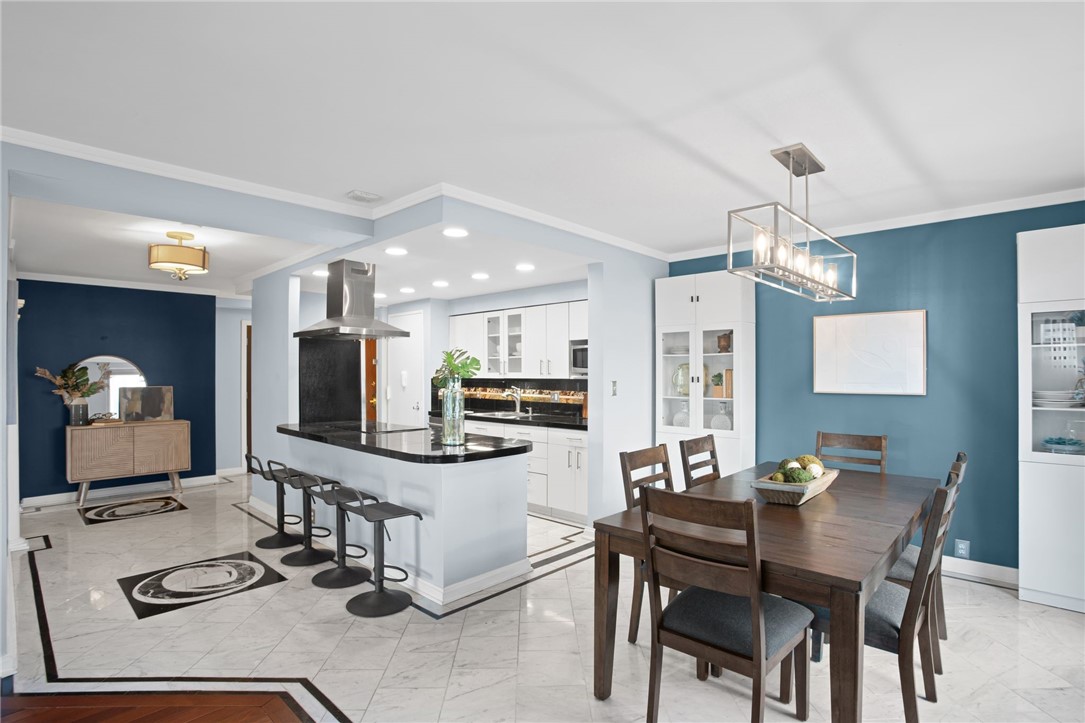 320 Fort Duquesne Blvd 10L