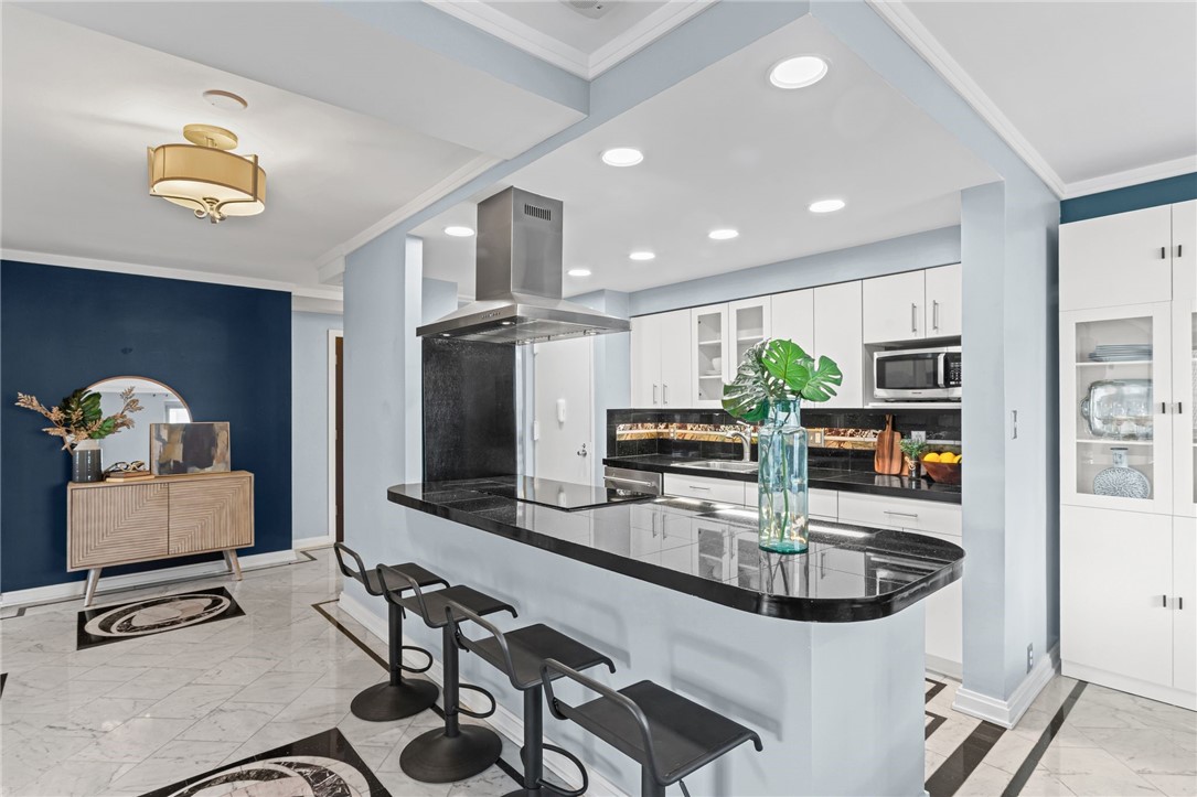 320 Fort Duquesne Blvd 10L