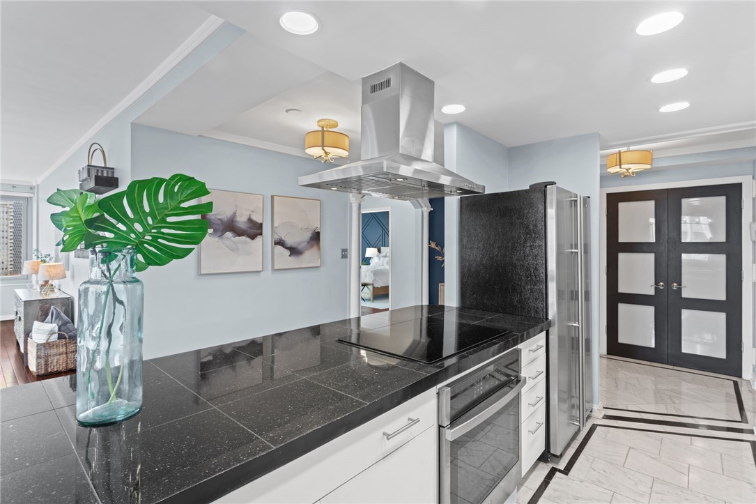 320 Fort Duquesne Blvd 10L