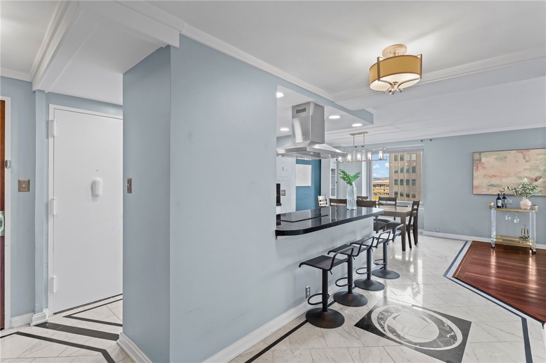 320 Fort Duquesne Blvd 10L