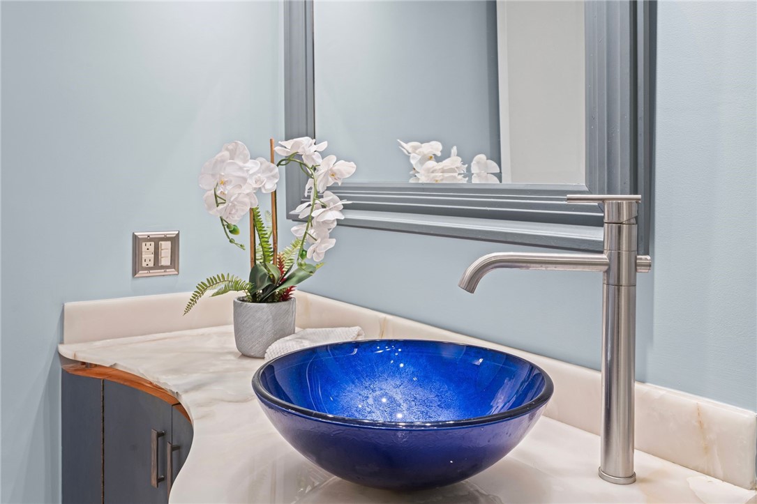 320 Fort Duquesne Blvd 10L