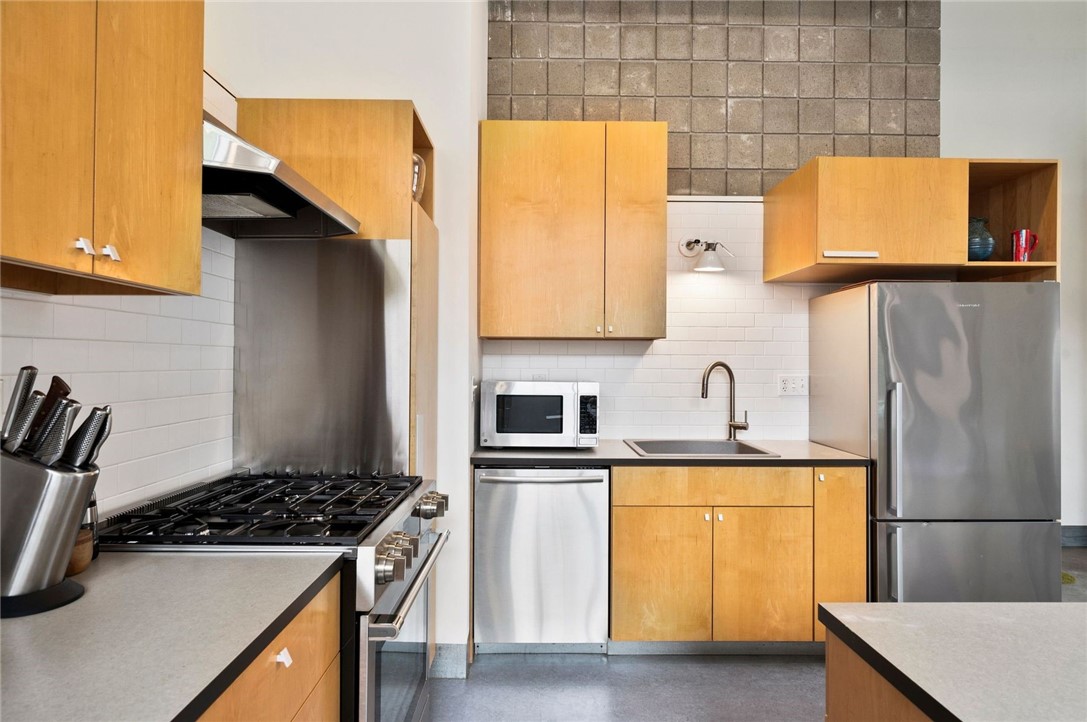 1536 Colwell Street 1