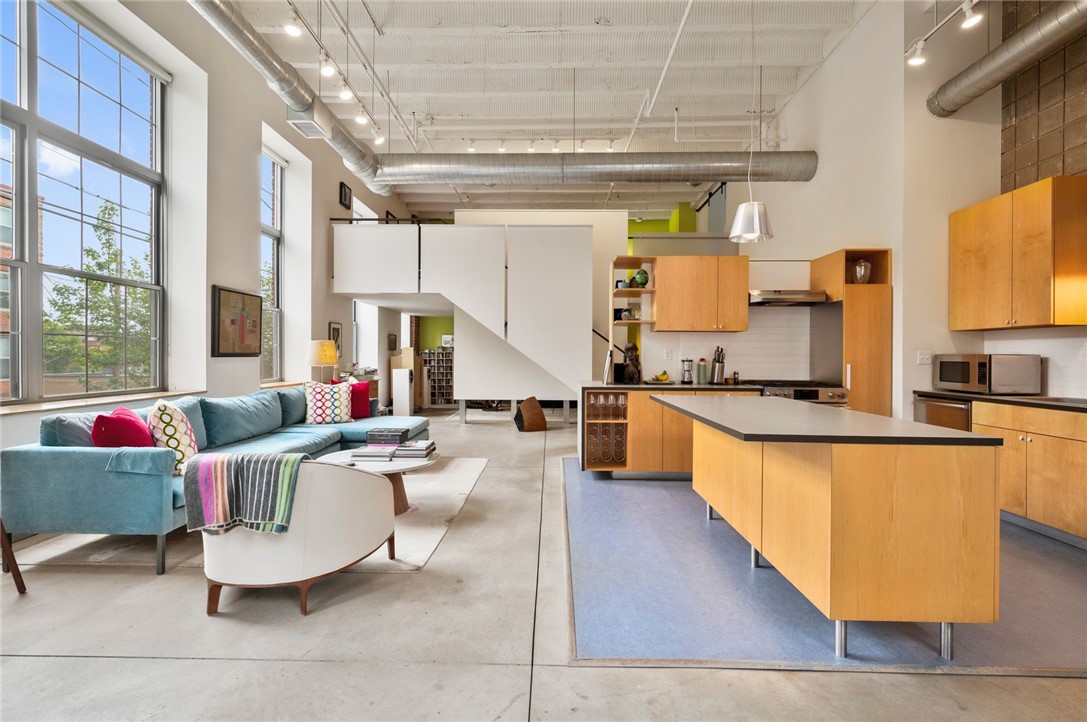 1536 Colwell Street 1