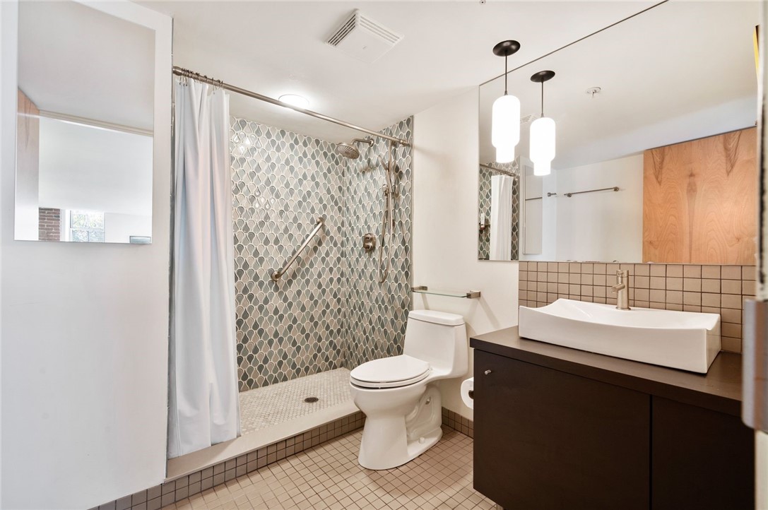 1536 Colwell Street 1