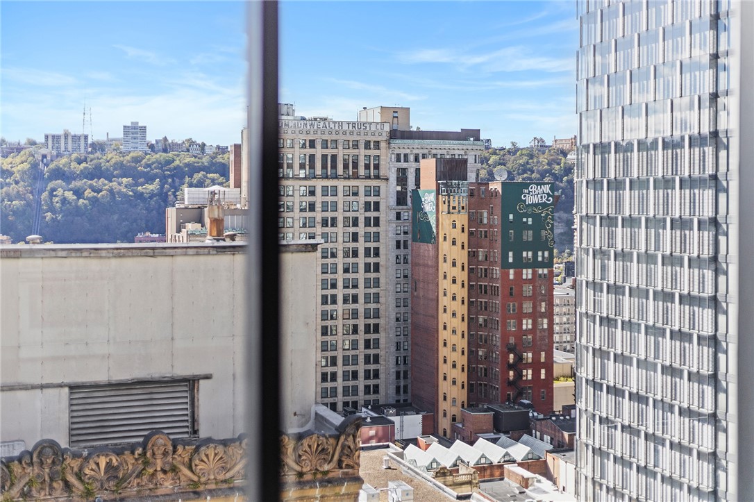 350 Oliver Avenue 1605