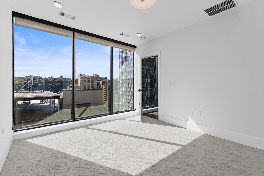 350 Oliver Avenue 1605