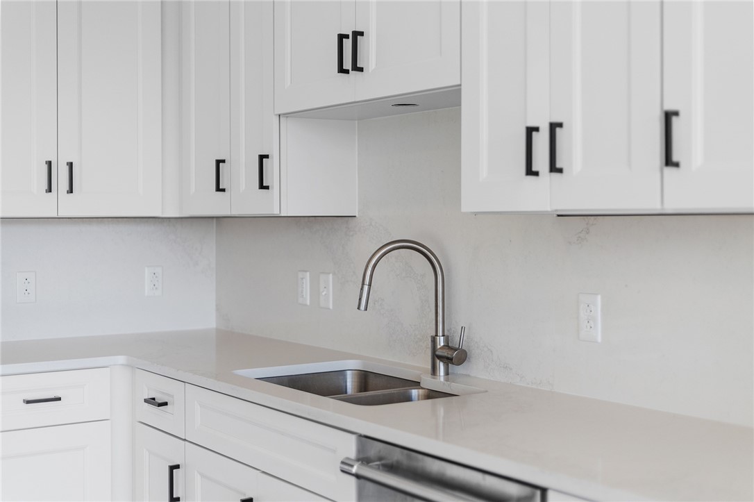 350 Oliver Avenue 1605