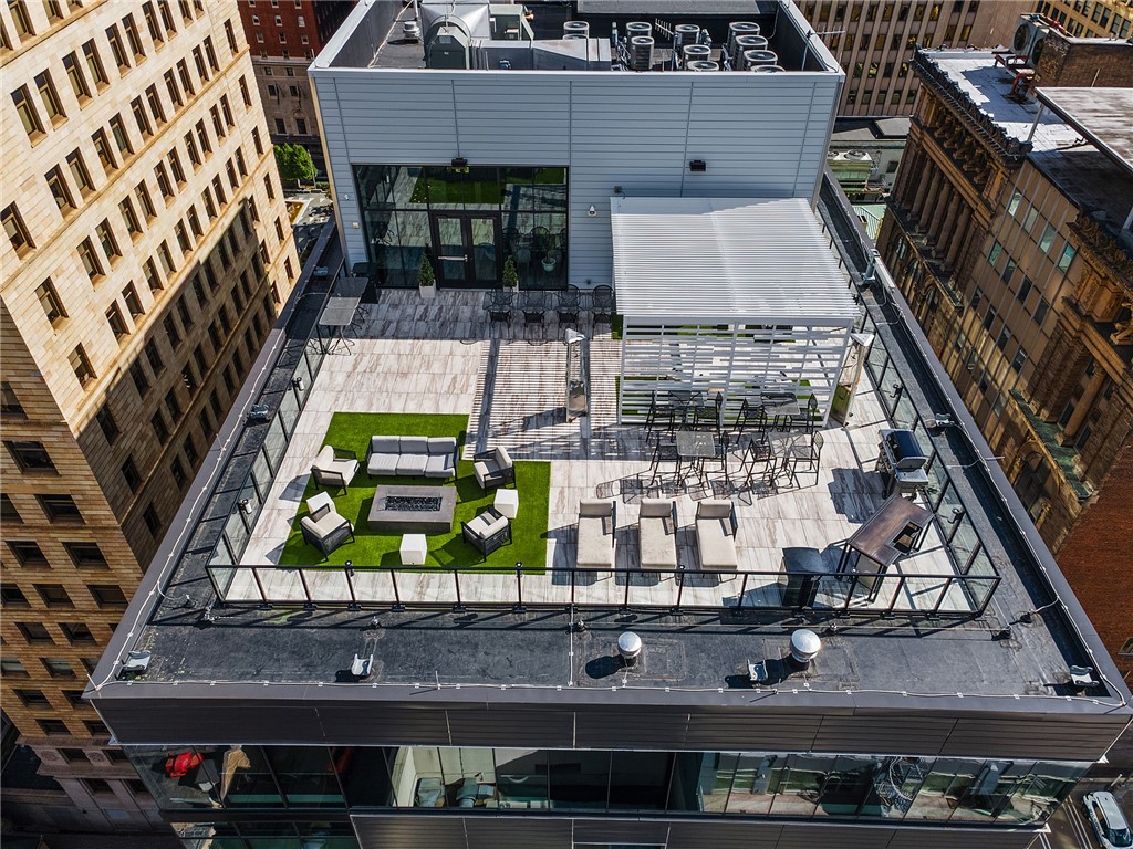 350 Oliver Avenue 1605