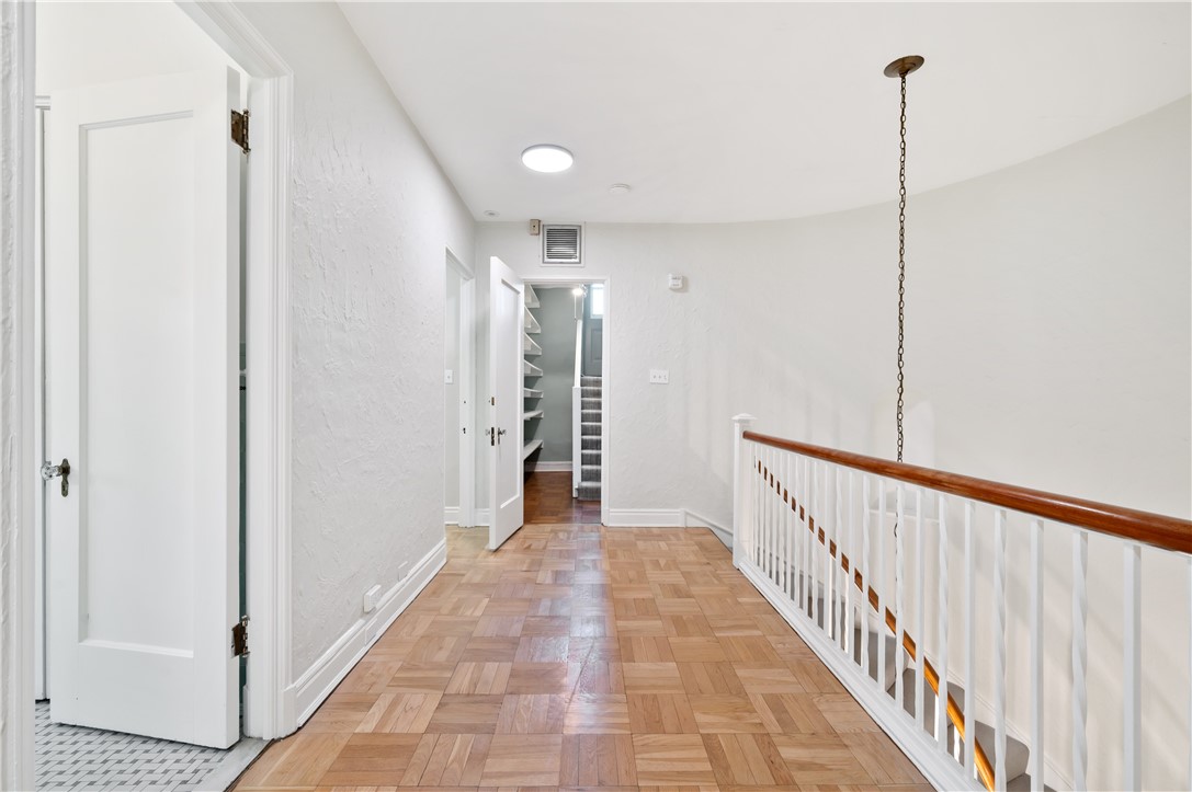 166 N Dithridge St PH5A