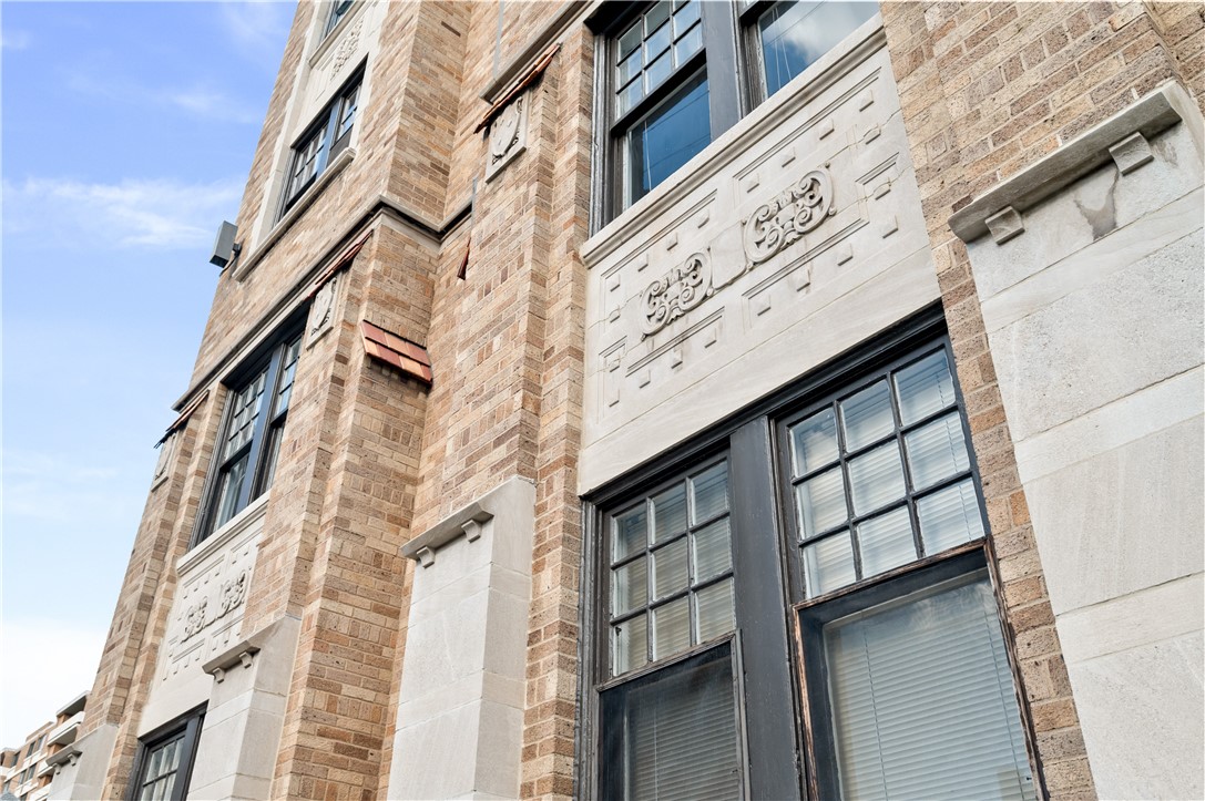 166 N Dithridge St PH5A