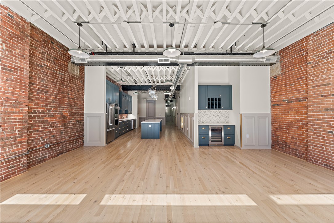 915 Liberty Avenue 401