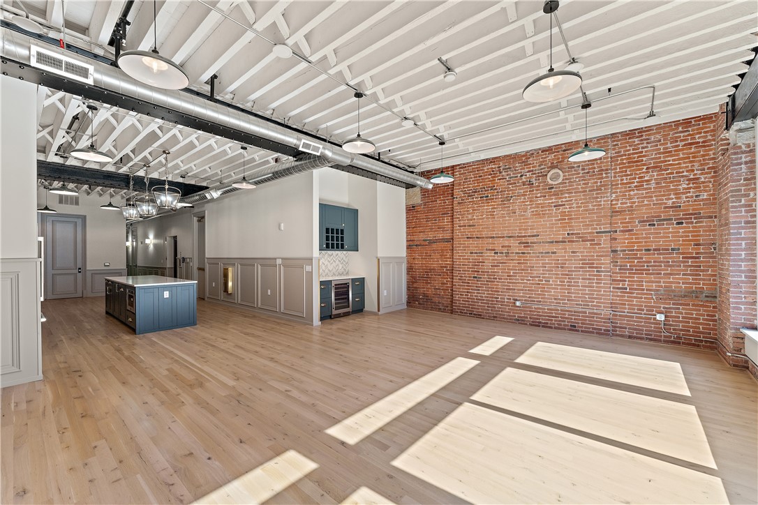 915 Liberty Avenue 401