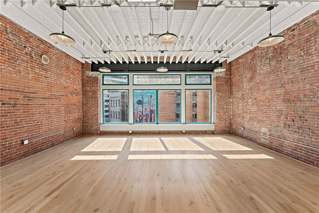 915 Liberty Avenue 401