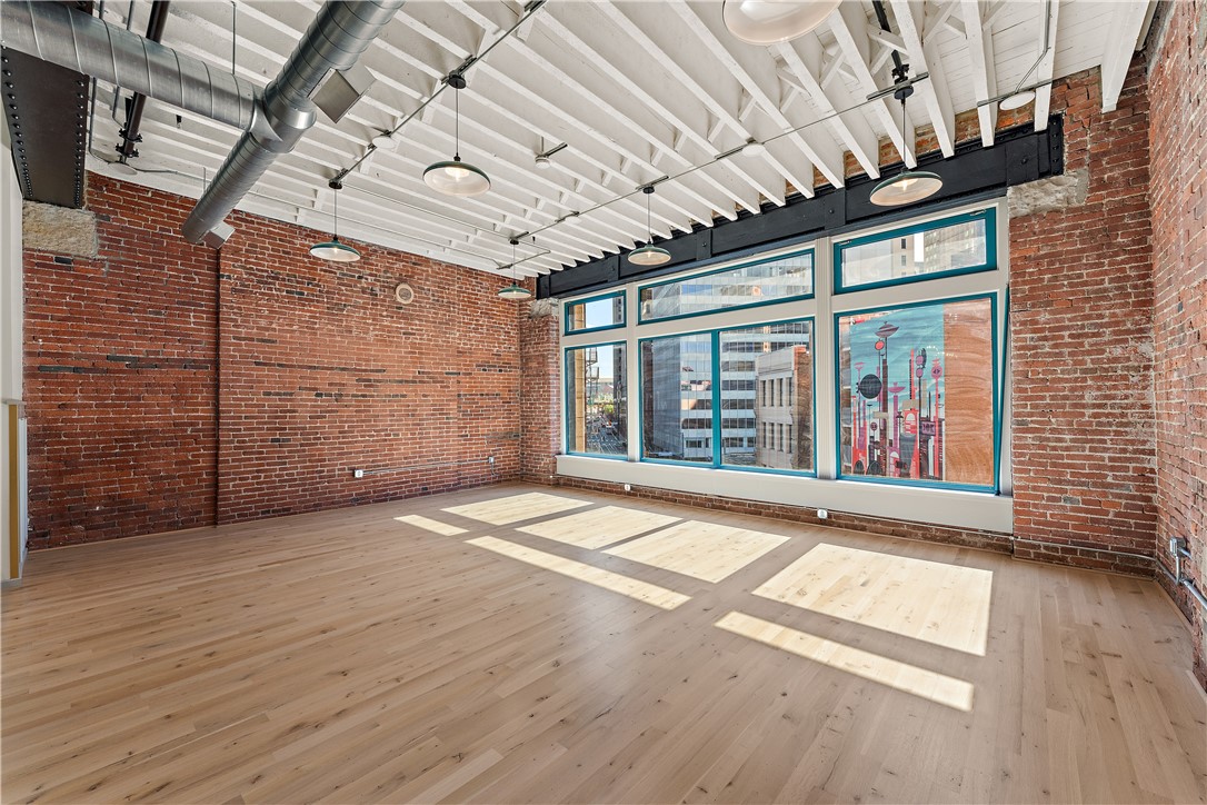 915 Liberty Avenue 401