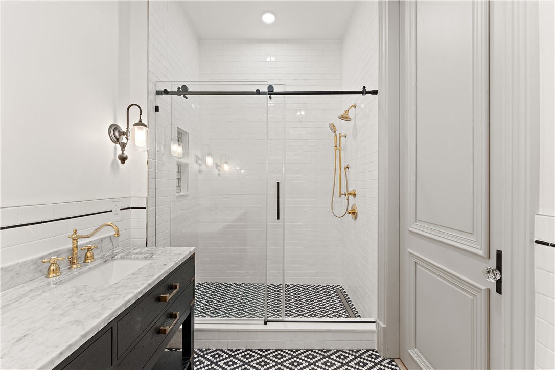 915 Liberty Avenue 401