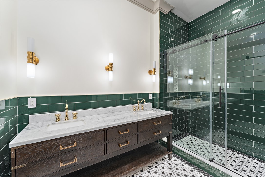 915 Liberty Avenue 501