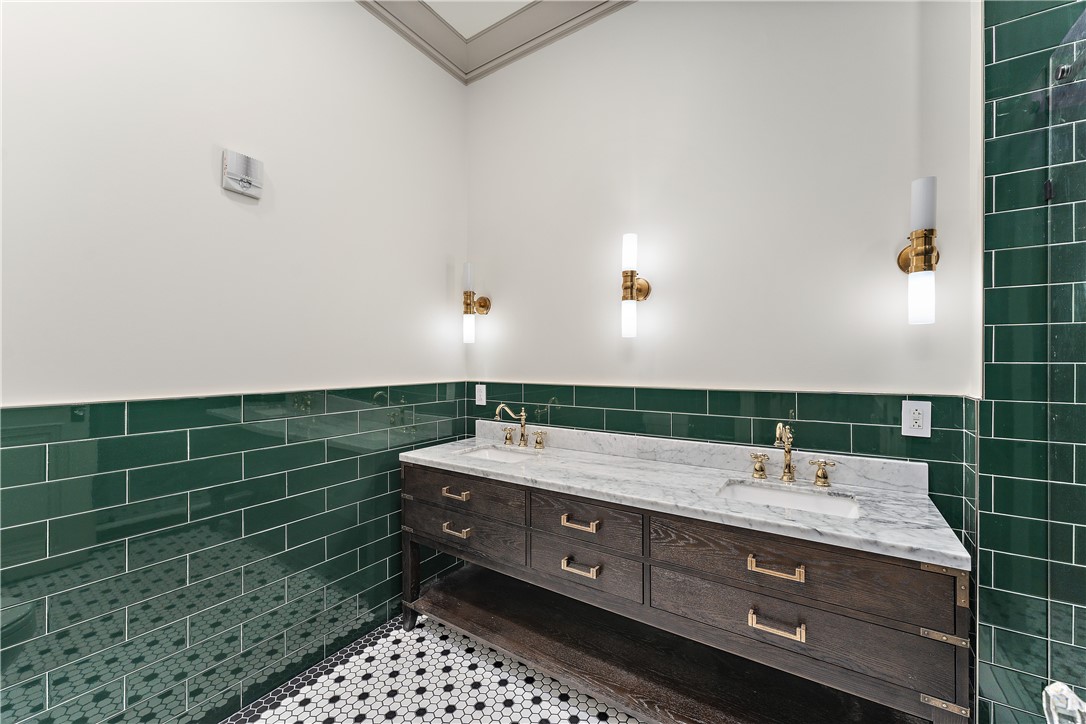 915 Liberty Avenue 501