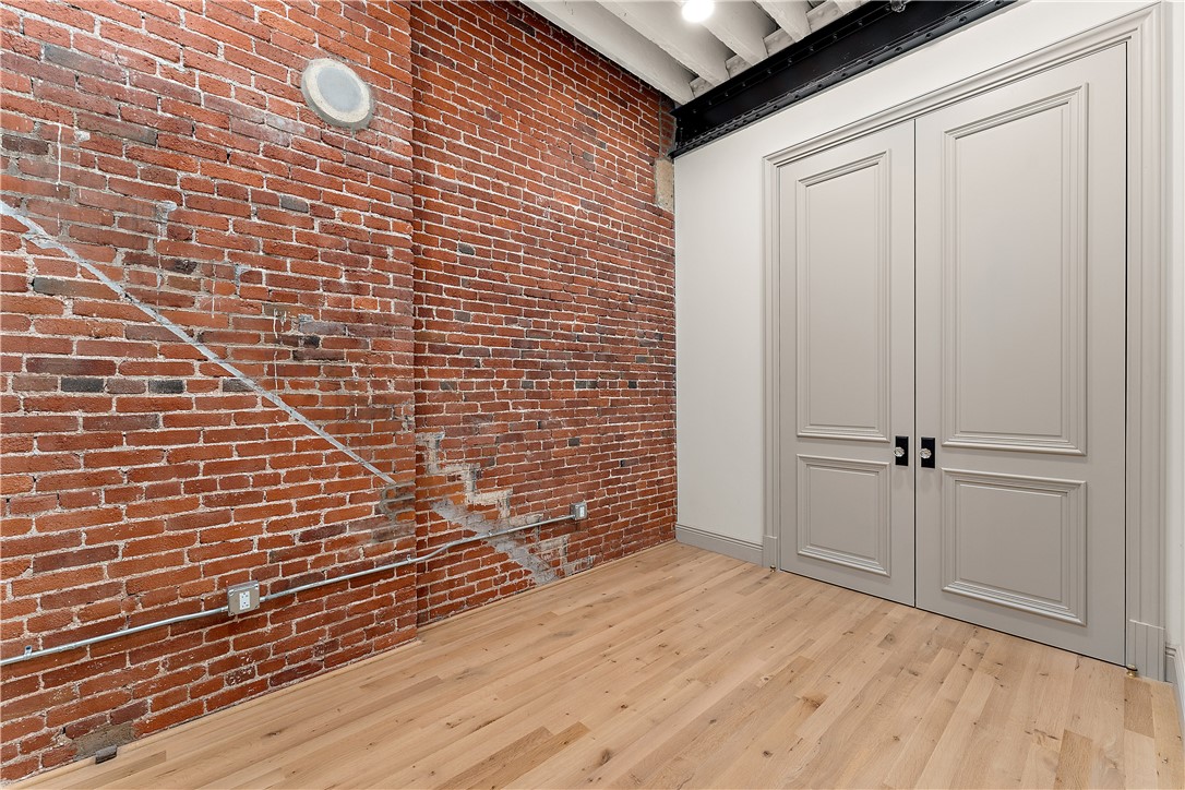 915 Liberty Avenue 701