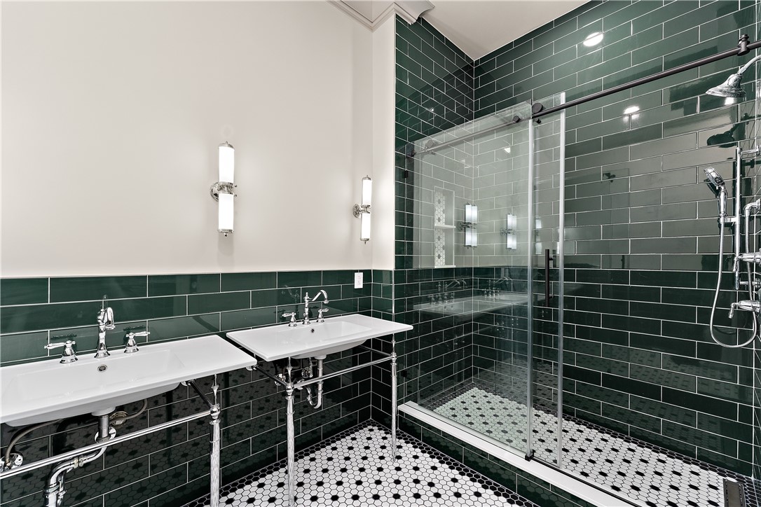 915 Liberty Avenue 701