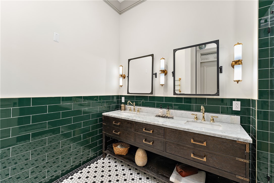 915 Liberty Avenue 801