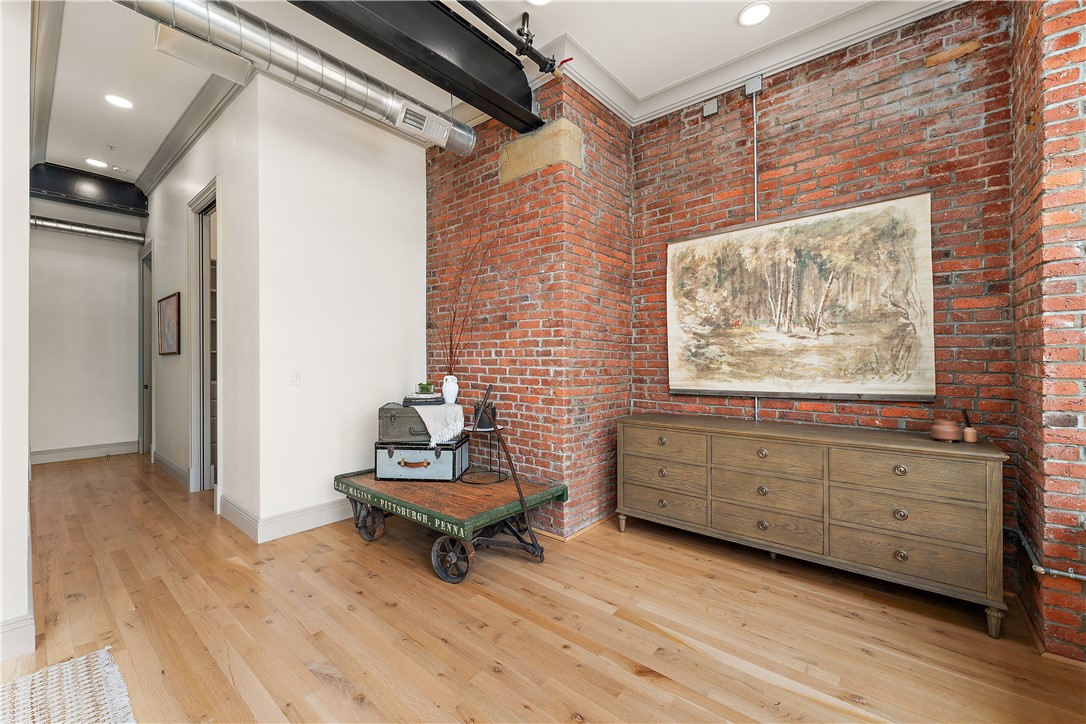 915 Liberty Avenue 801